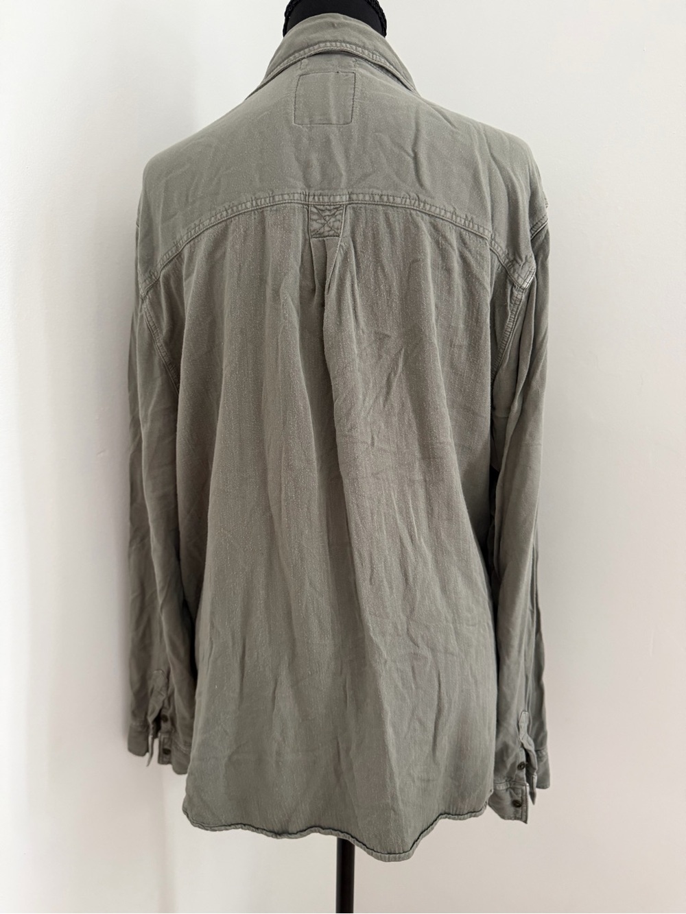American Eagle Outfitters Soft & Sexy Oversized Boyfriend Button-Up Olive XL - Picture 3 of 4